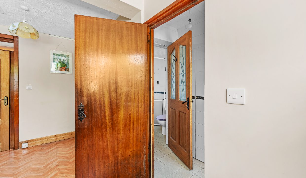 44 Cathedral Road - interior-11