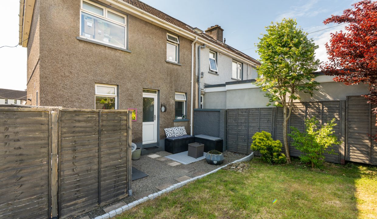 62 Kent Road - exterior-13