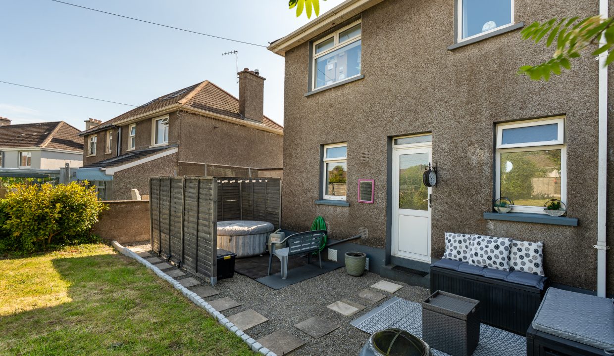 62 Kent Road - exterior-14
