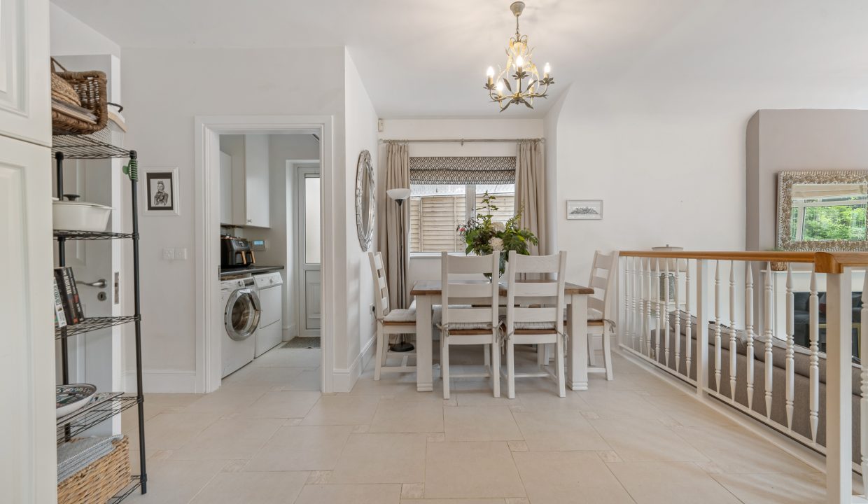 26 Waltham Abbey - interior-12