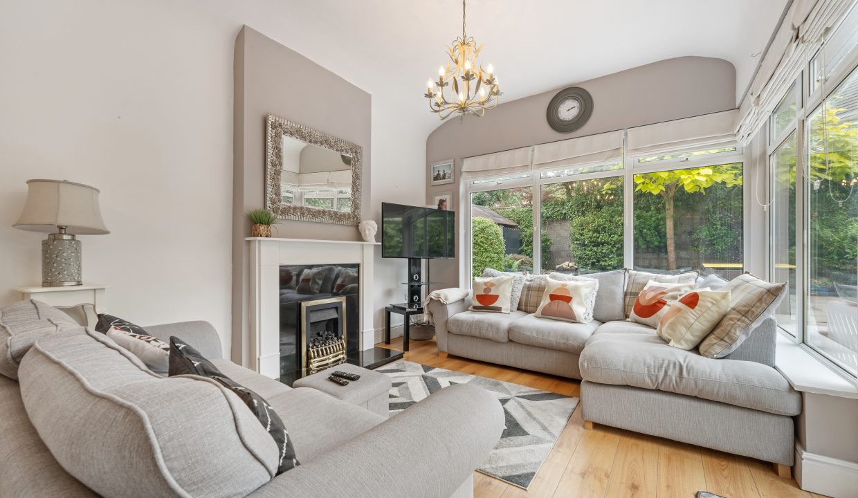 26 Waltham Abbey - interior-16