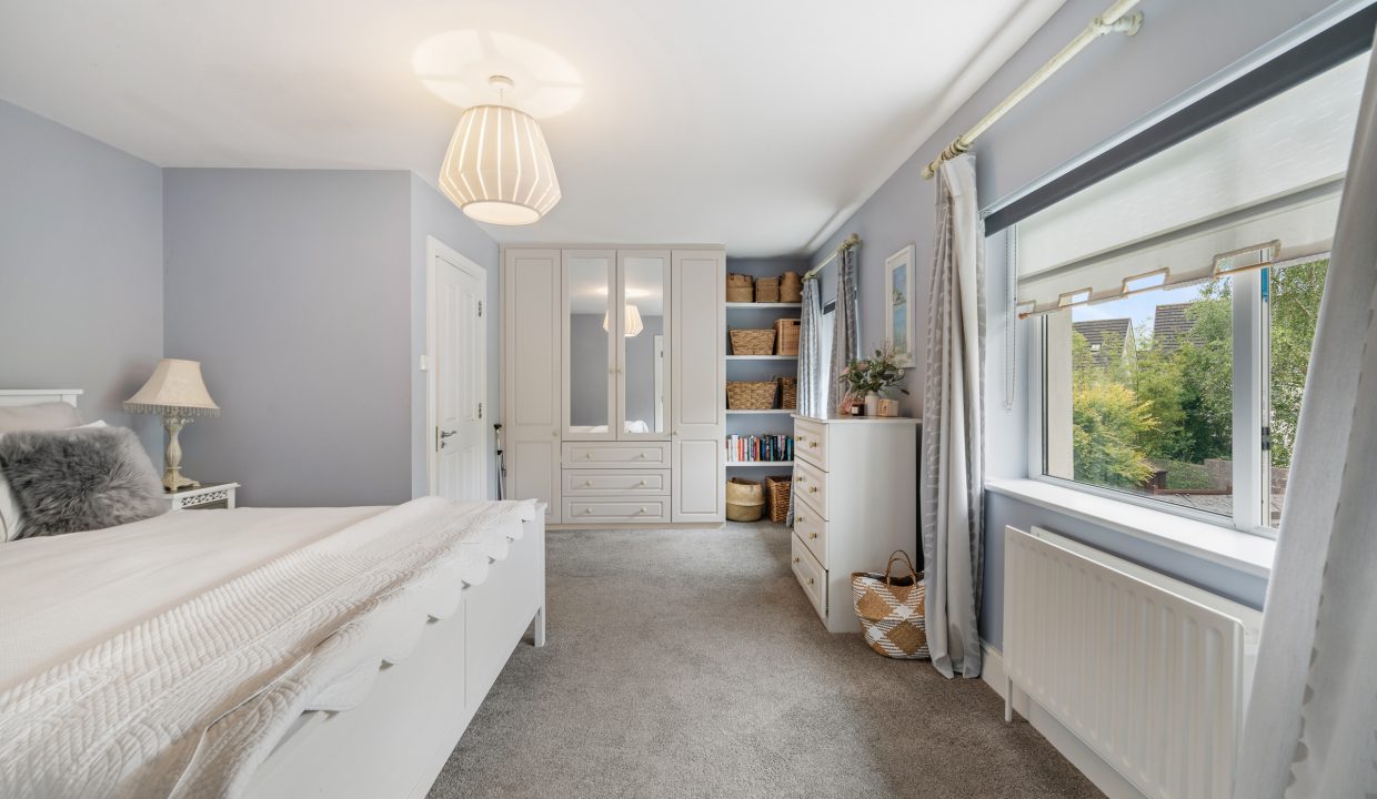 26 Waltham Abbey - interior-22