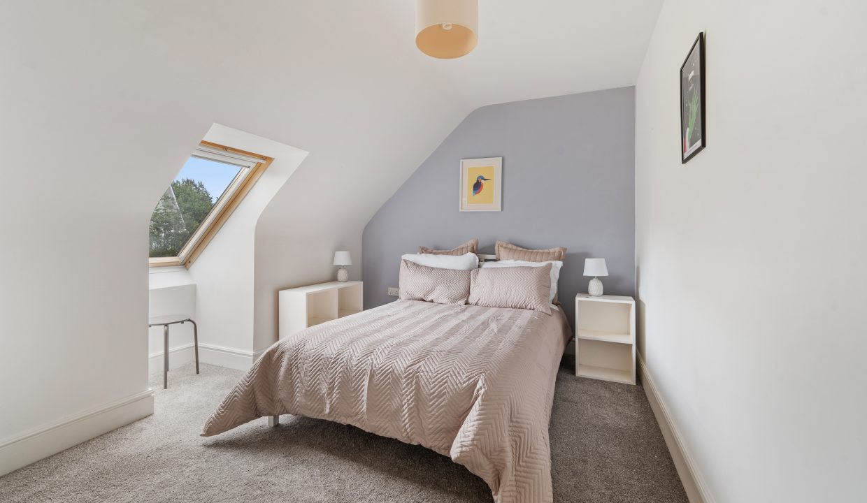 26 Waltham Abbey - interior-30