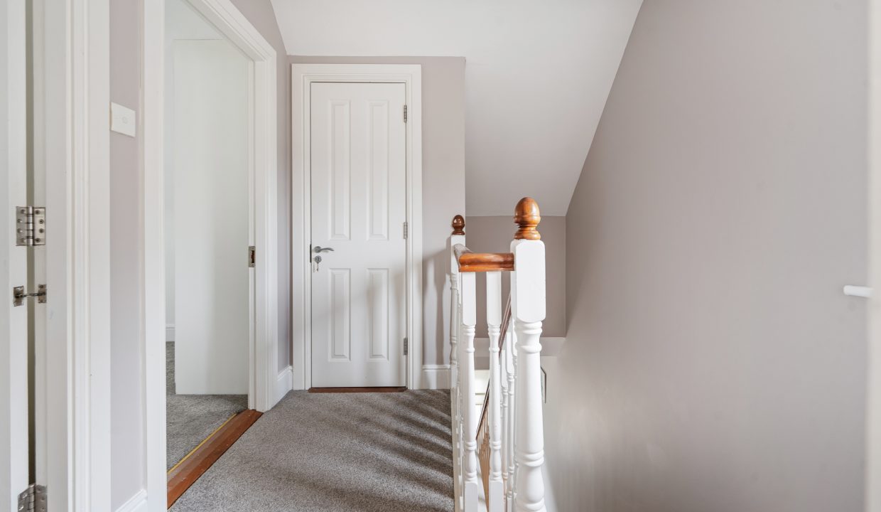 26 Waltham Abbey - interior-33