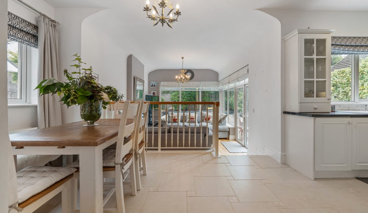 26 Waltham Abbey - interior-7