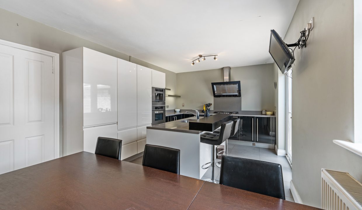 33 Willowbank - interior-10