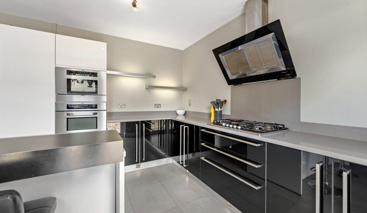 33 Willowbank - interior-14