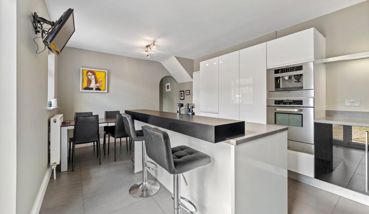 33 Willowbank - interior-15