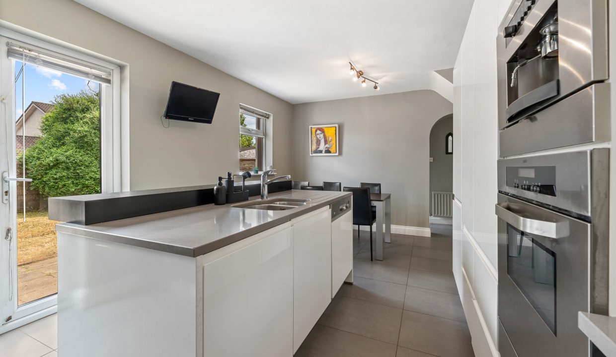 33 Willowbank - interior-16