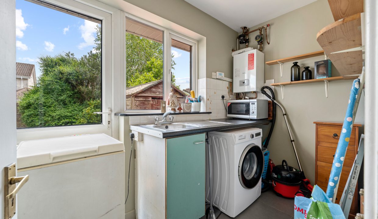 33 Willowbank - interior-19