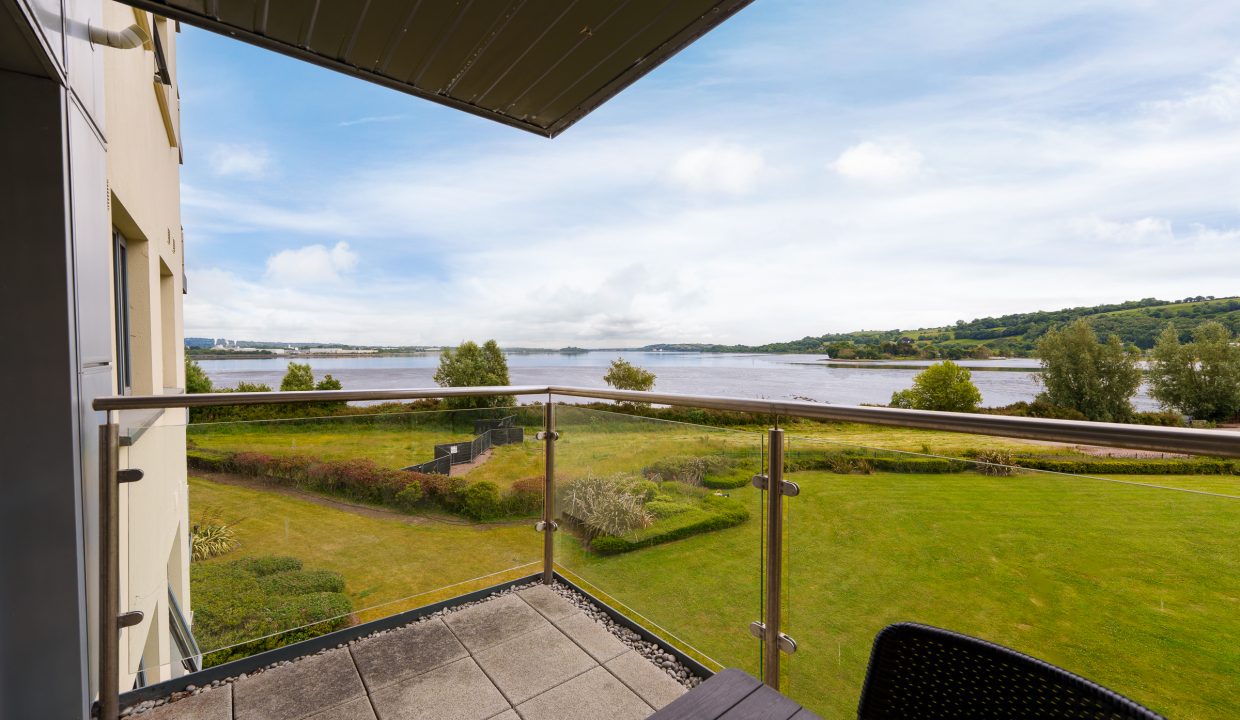 624 The Kingfisher - exterior balcony-2