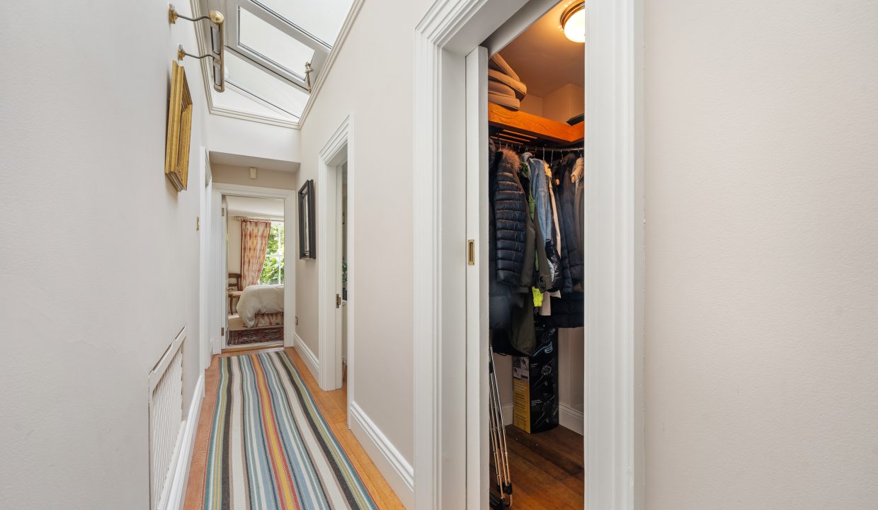 Woodview House - interior-19