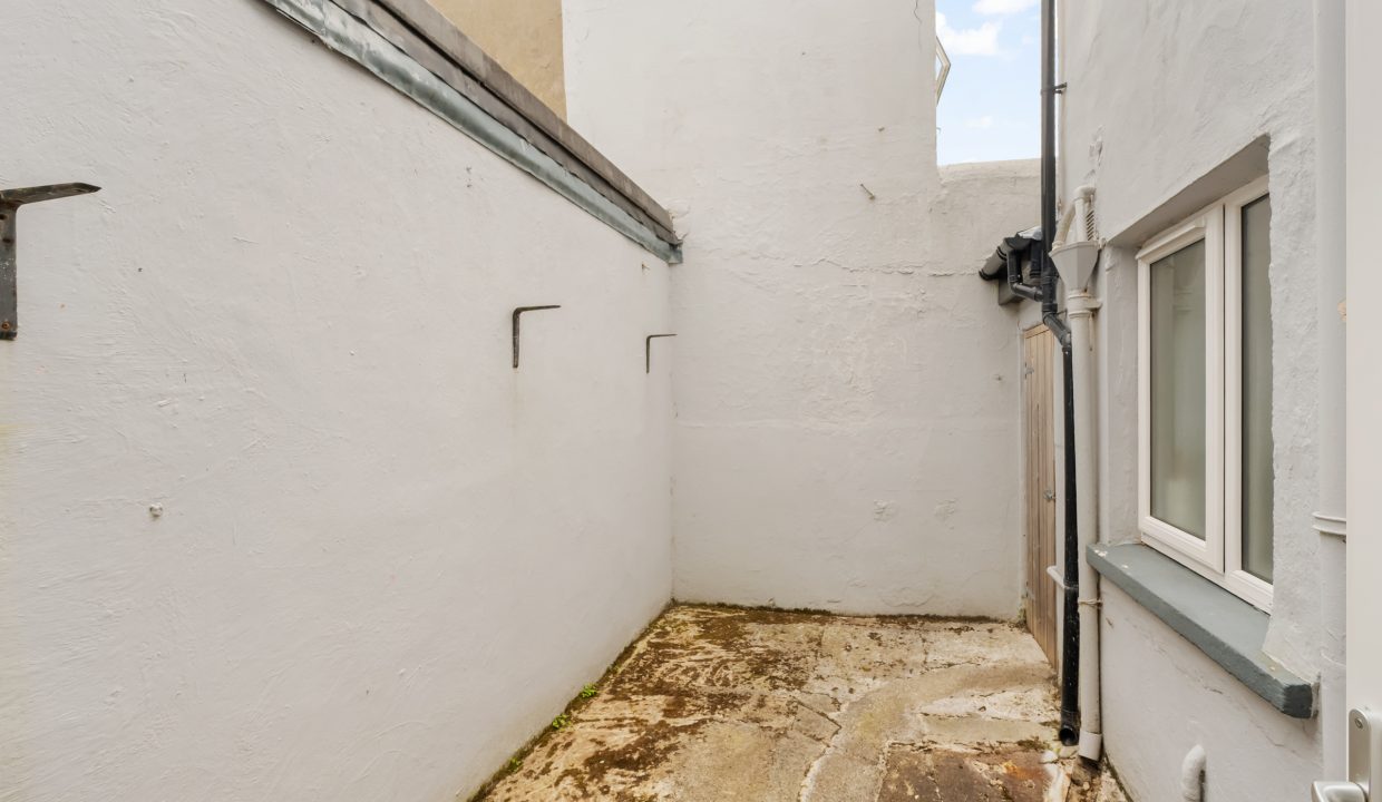 06.23 8 O'Connorville, off Tower Street, Cork - ERA - H-Pix WEB 19