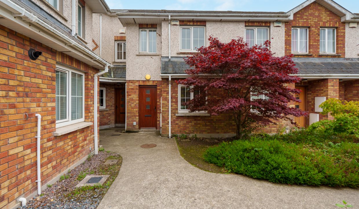 11 The Courtyard - exterior-2