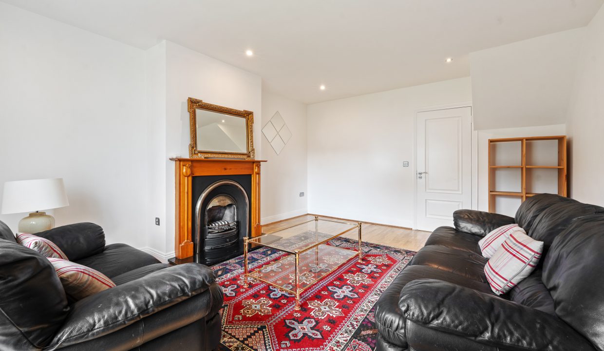 11 The Courtyard - interior-8