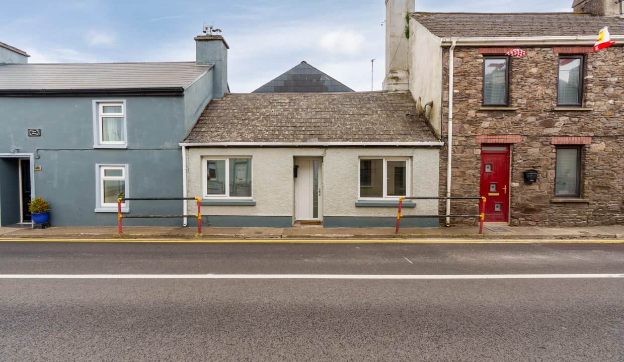 13 Lower Cork St, Macroom - exterior-1
