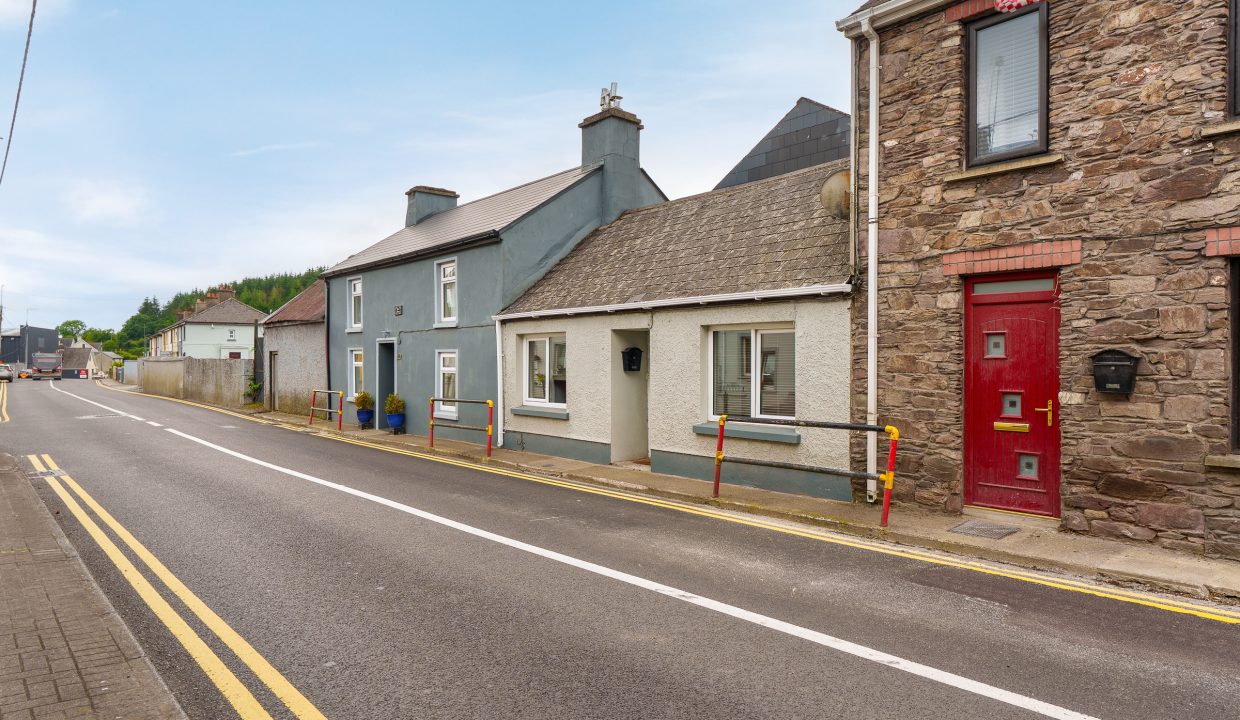 13 Lower Cork St, Macroom - exterior-3