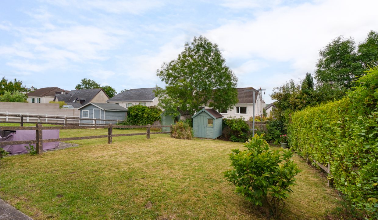 13 The Willows - exterior-1