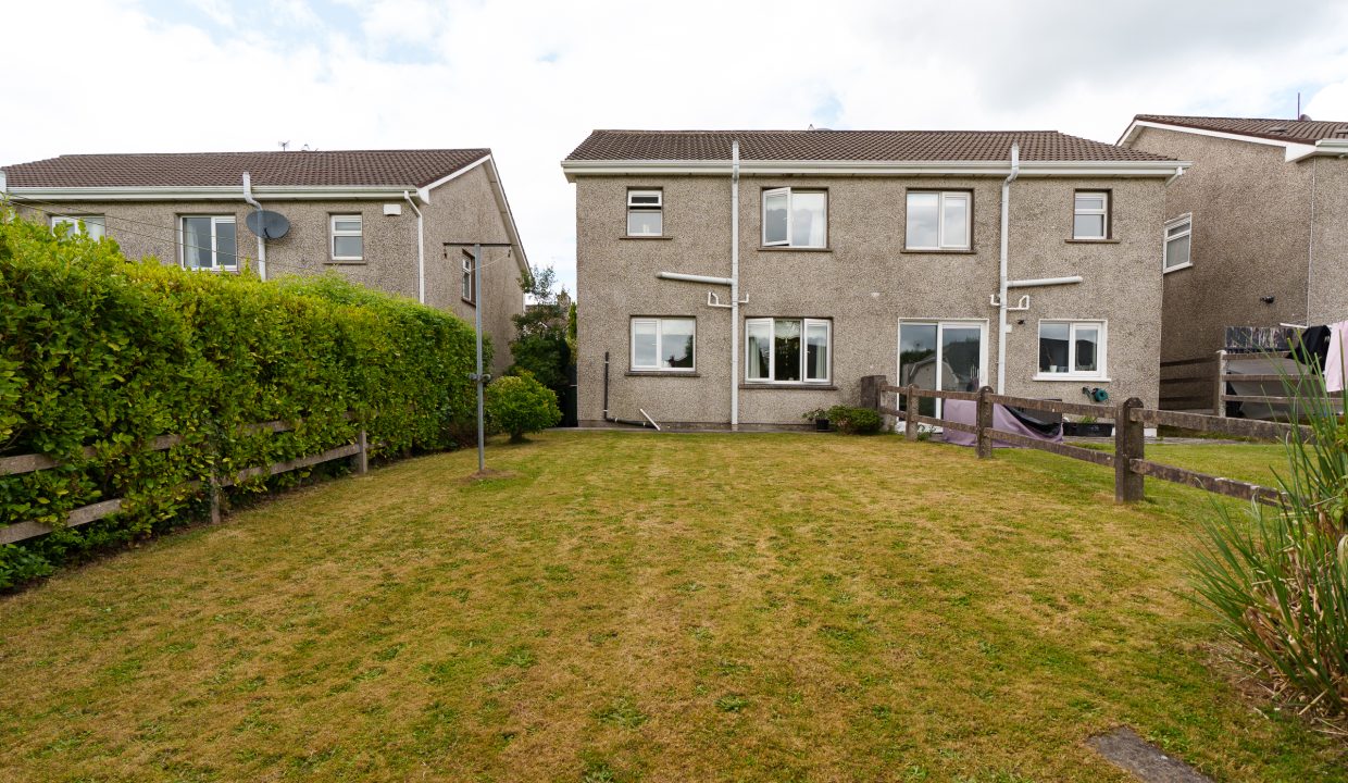 13 The Willows - exterior-3