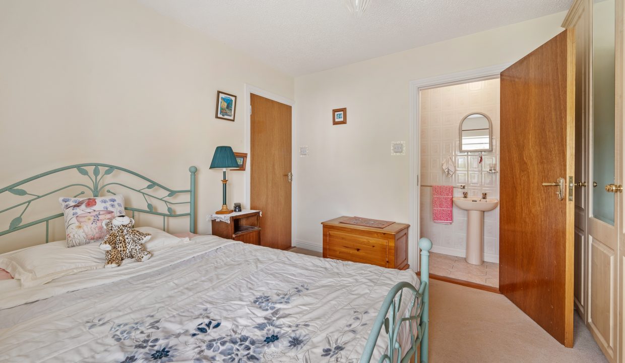 13 The Willows - interior-14