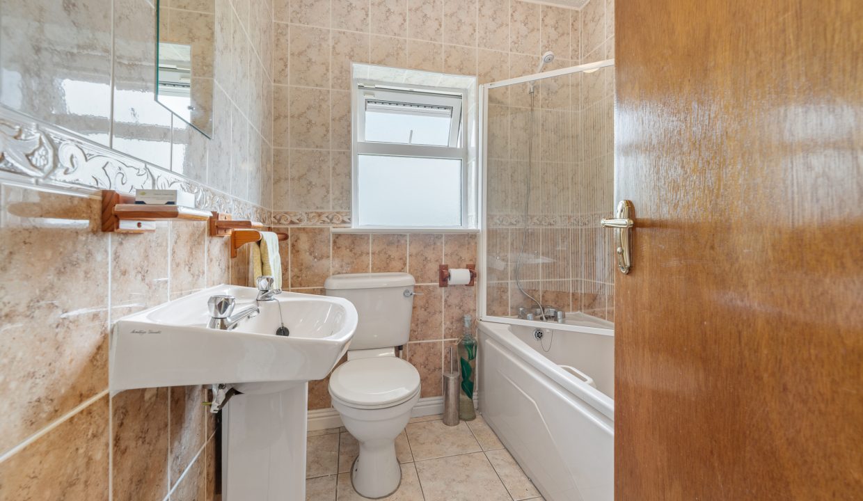 13 The Willows - interior-16