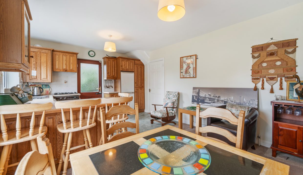 13 The Willows - interior-8