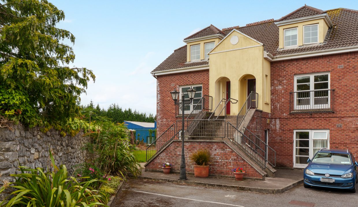 24 Summerville - exterior-5
