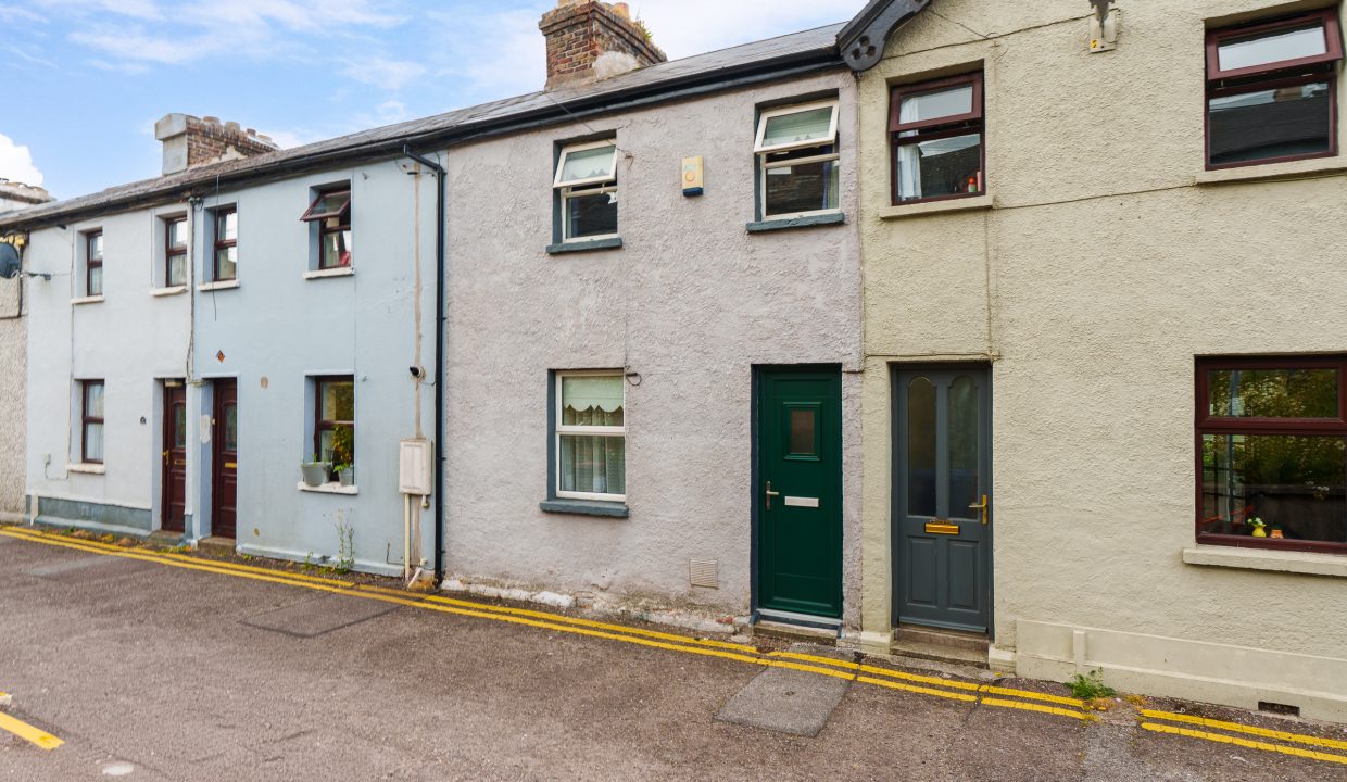 32 Sarsfield_s Terrace - exterior-6