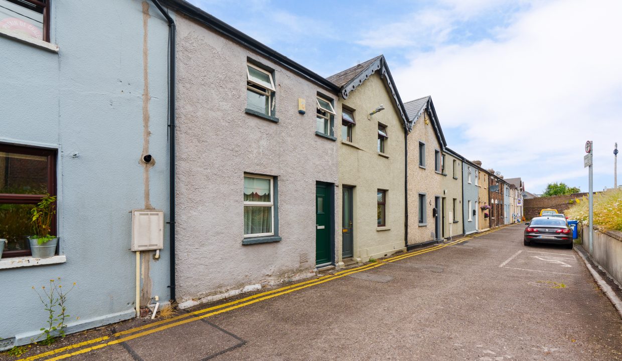 32 Sarsfield_s Terrace - exterior-7