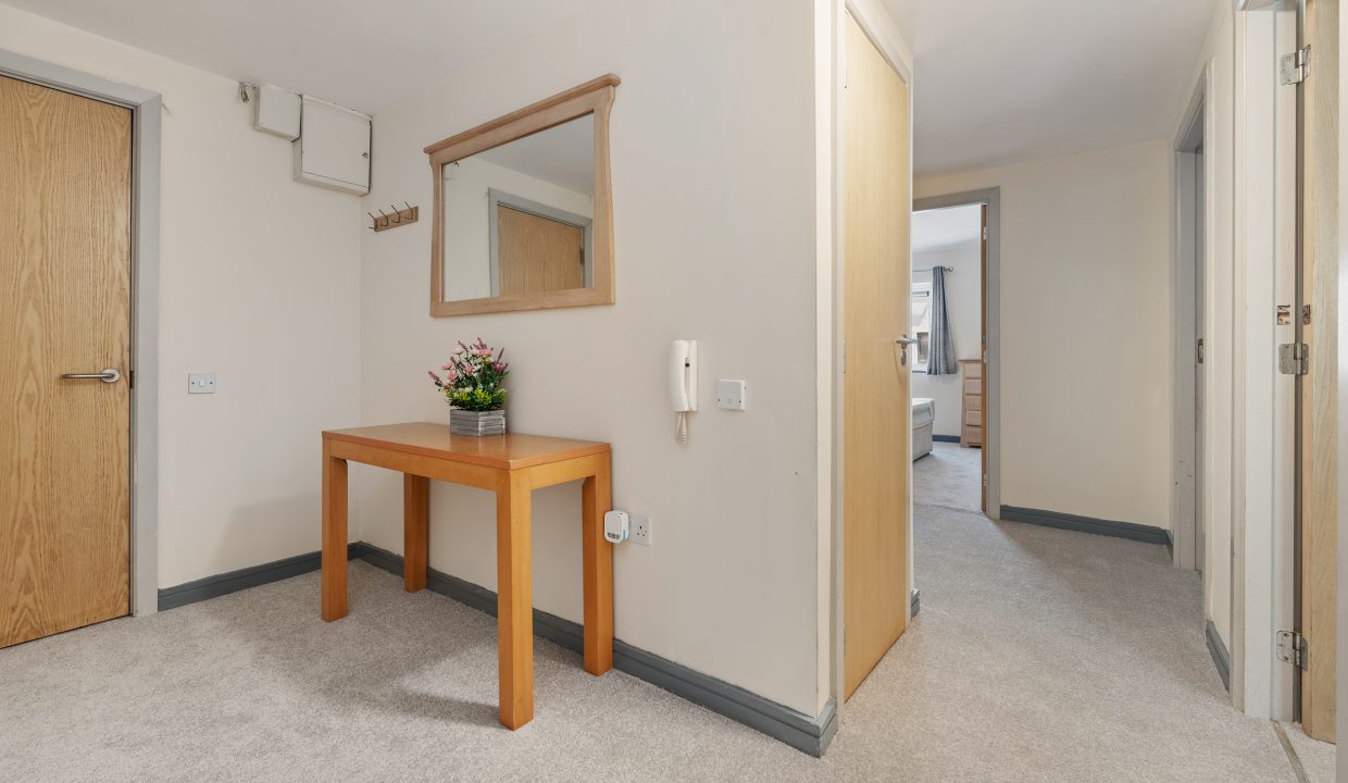5 Glen Hall - interior-2