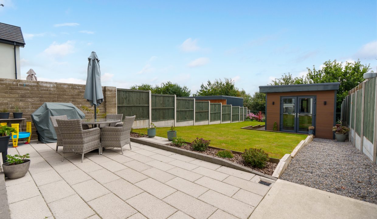 59 Blossom Hill - exterior-5