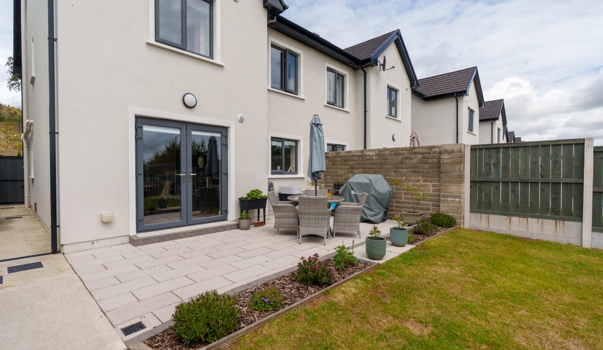 59 Blossom Hill - exterior-8