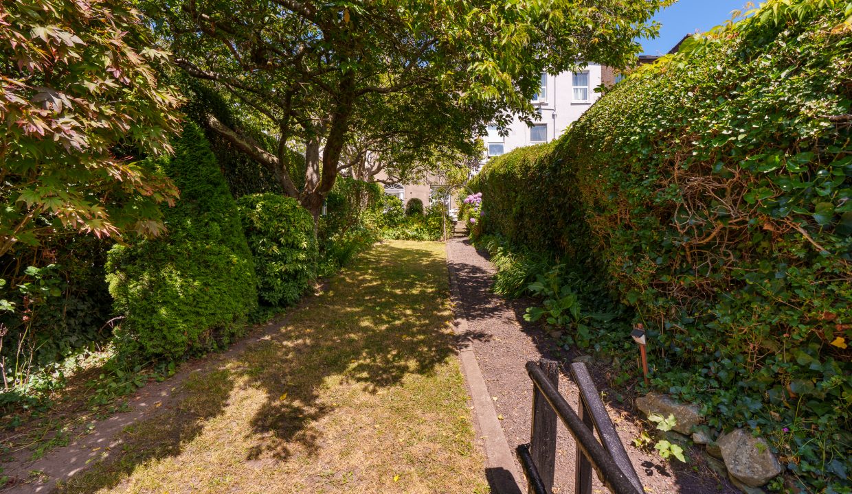 8 Adelaide Terrace - exterior-3