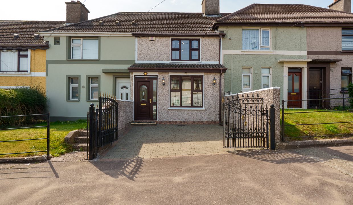 19 Templeacre Avenue - exterior-1
