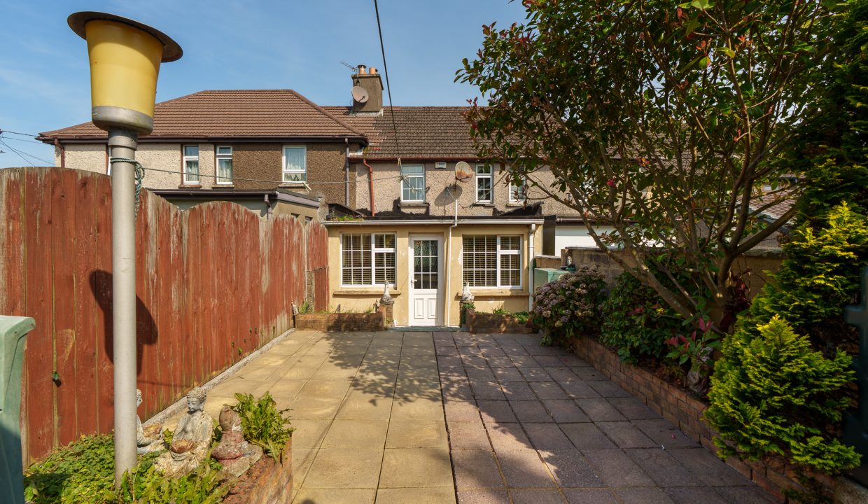 19 Templeacre Avenue - exterior-10