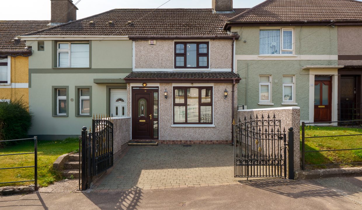 19 Templeacre Avenue - exterior-2