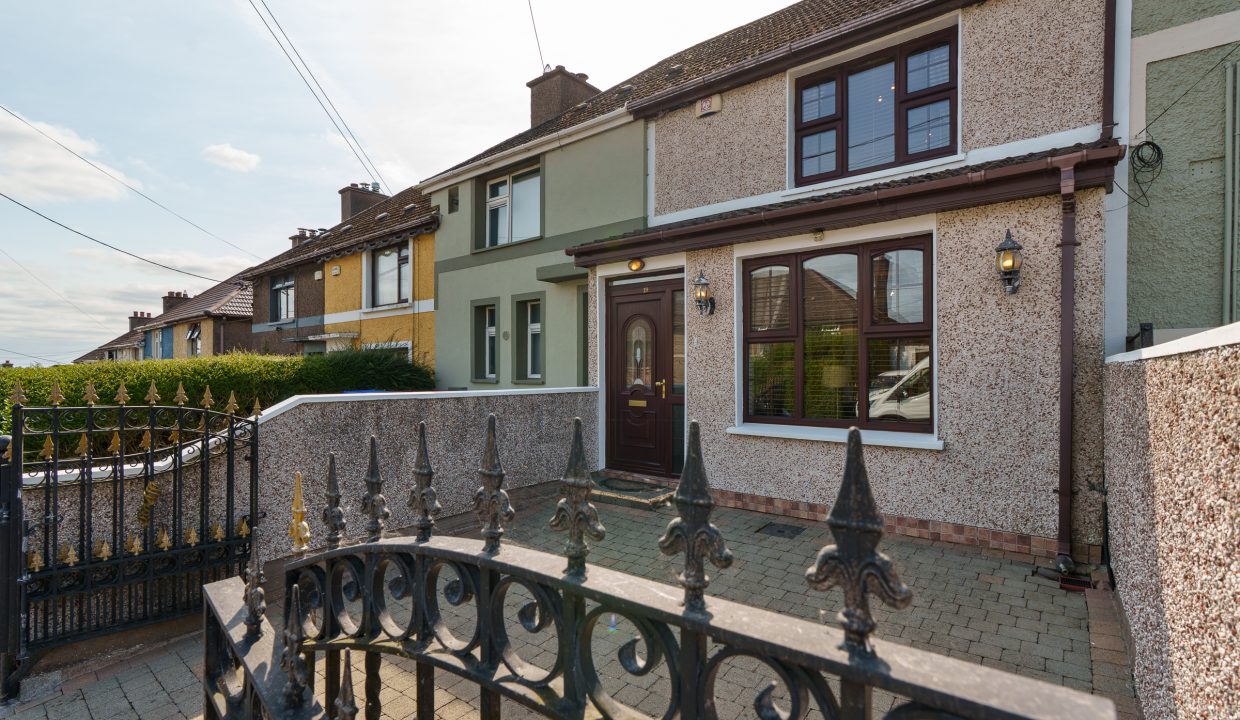 19 Templeacre Avenue - exterior-5