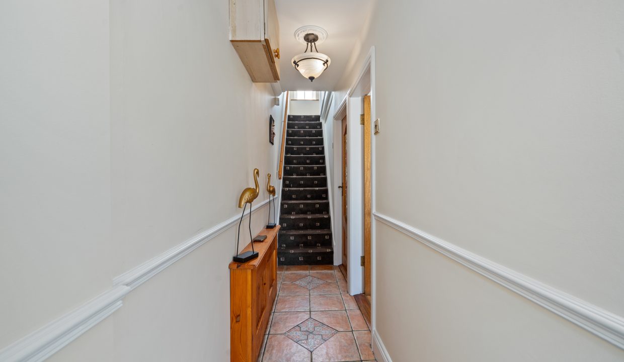 19 Templeacre Avenue - interior-1