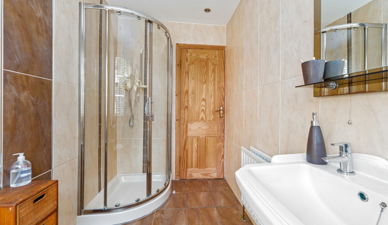 19 Templeacre Avenue - interior-11