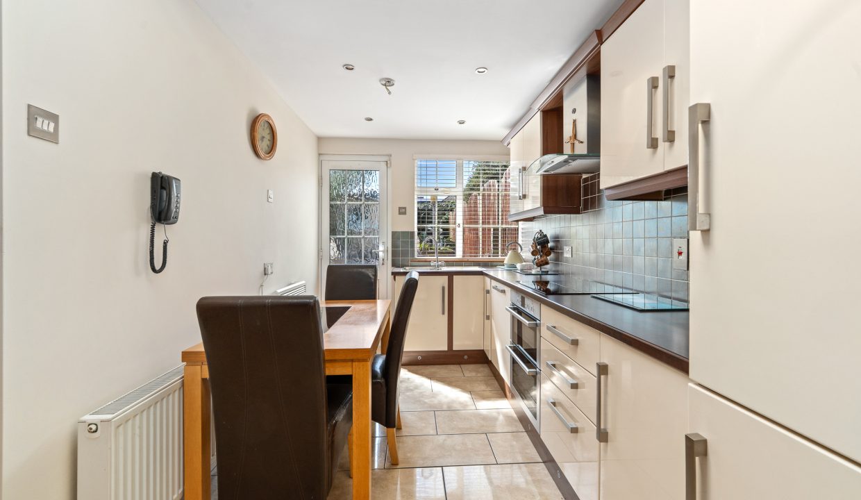 19 Templeacre Avenue - interior-8