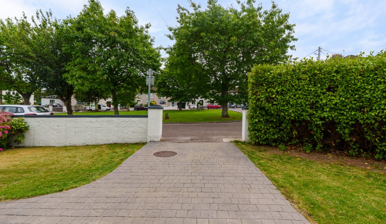 23 Woodlawn - exterior-18