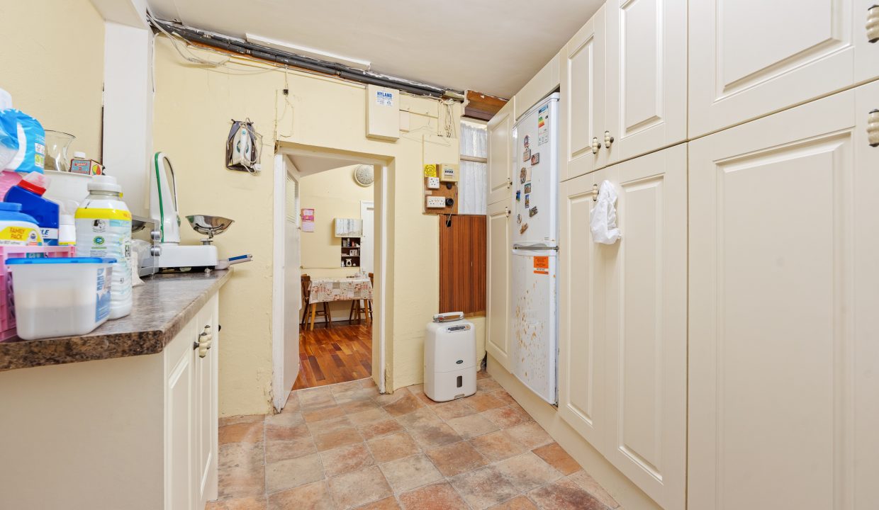 144 Sundays Well Road - interior-8