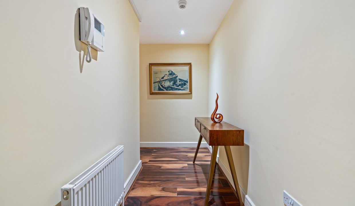 29 Ashmount Mews - interior-1