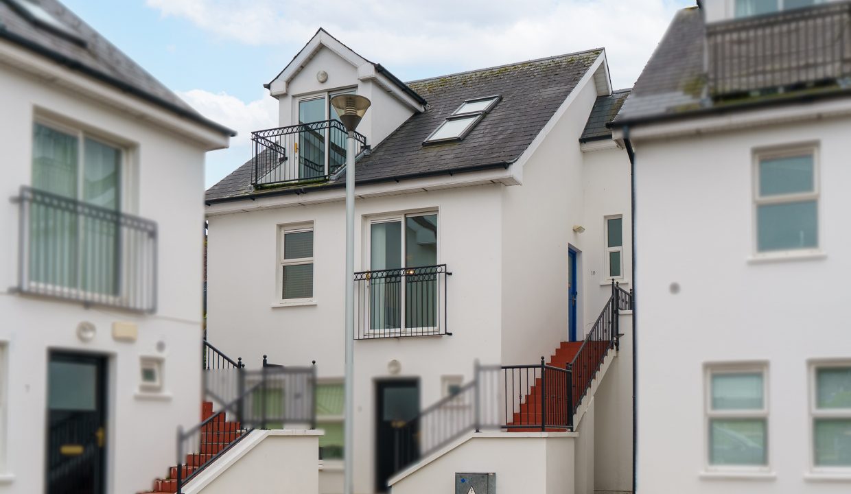 10 Griffin Close - exterior-5 blur