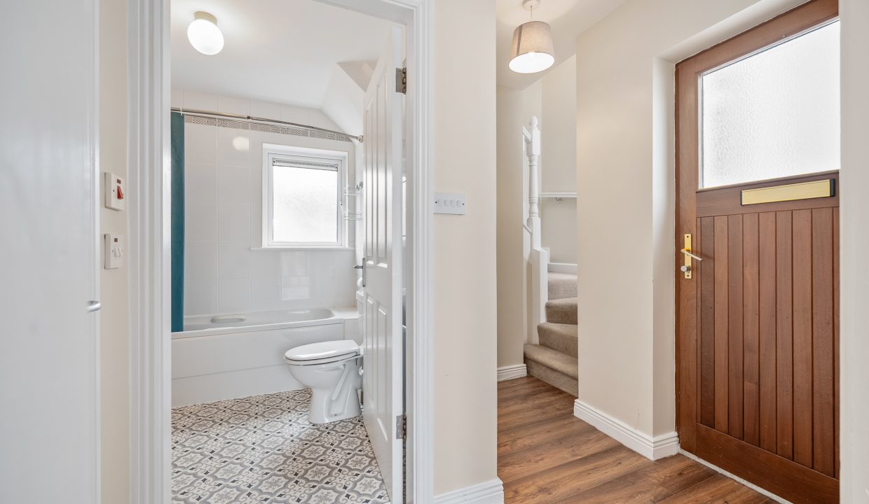10 Griffin Close - interior-12