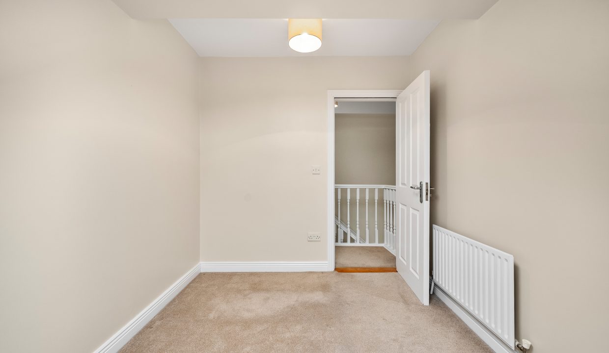 10 Griffin Close - interior-19