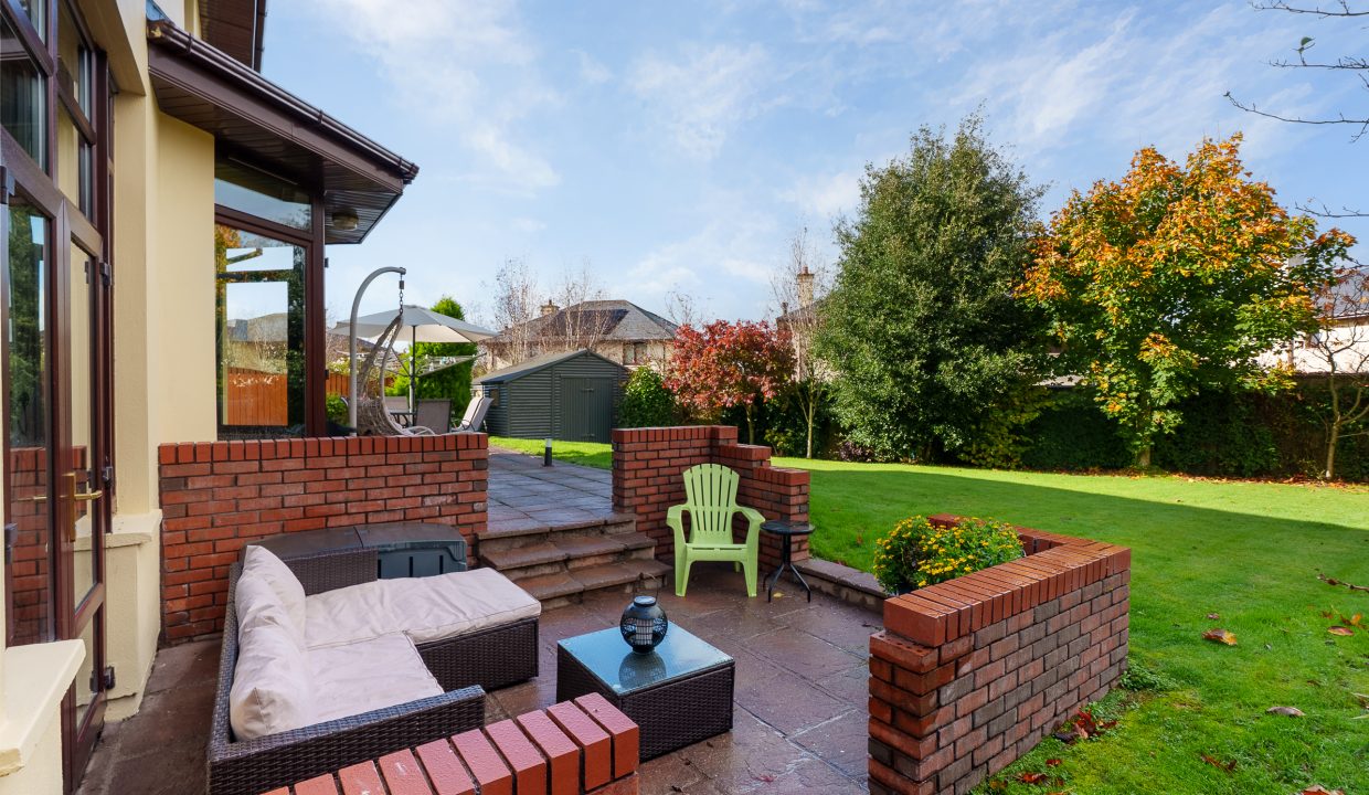 13 Heatherfield - exterior-11