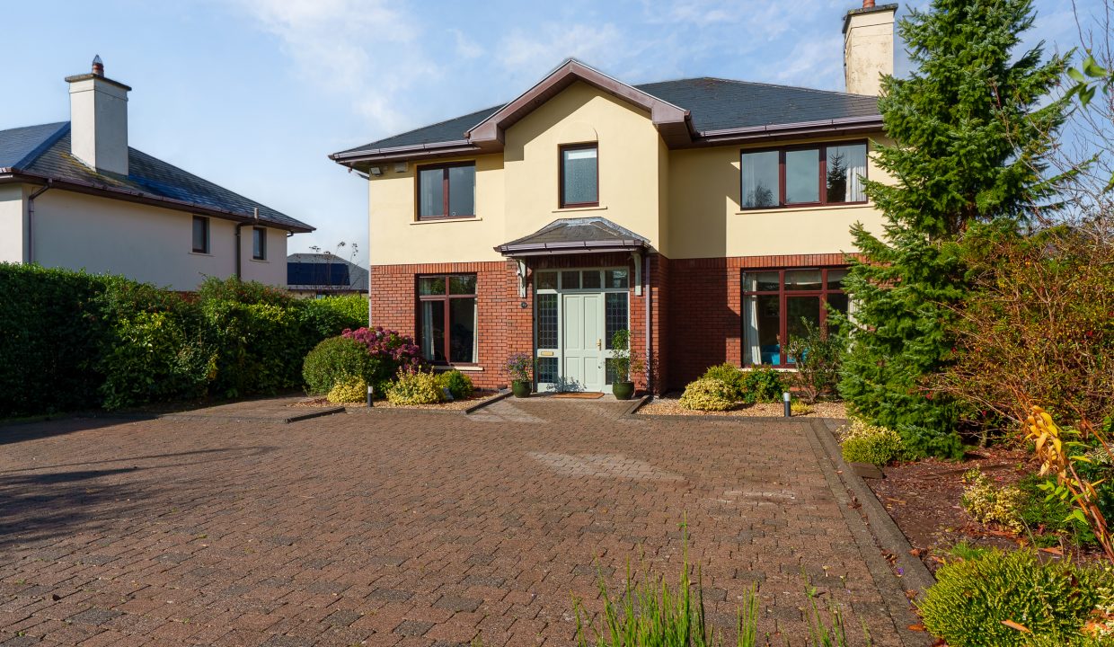 13 Heatherfield - exterior-16