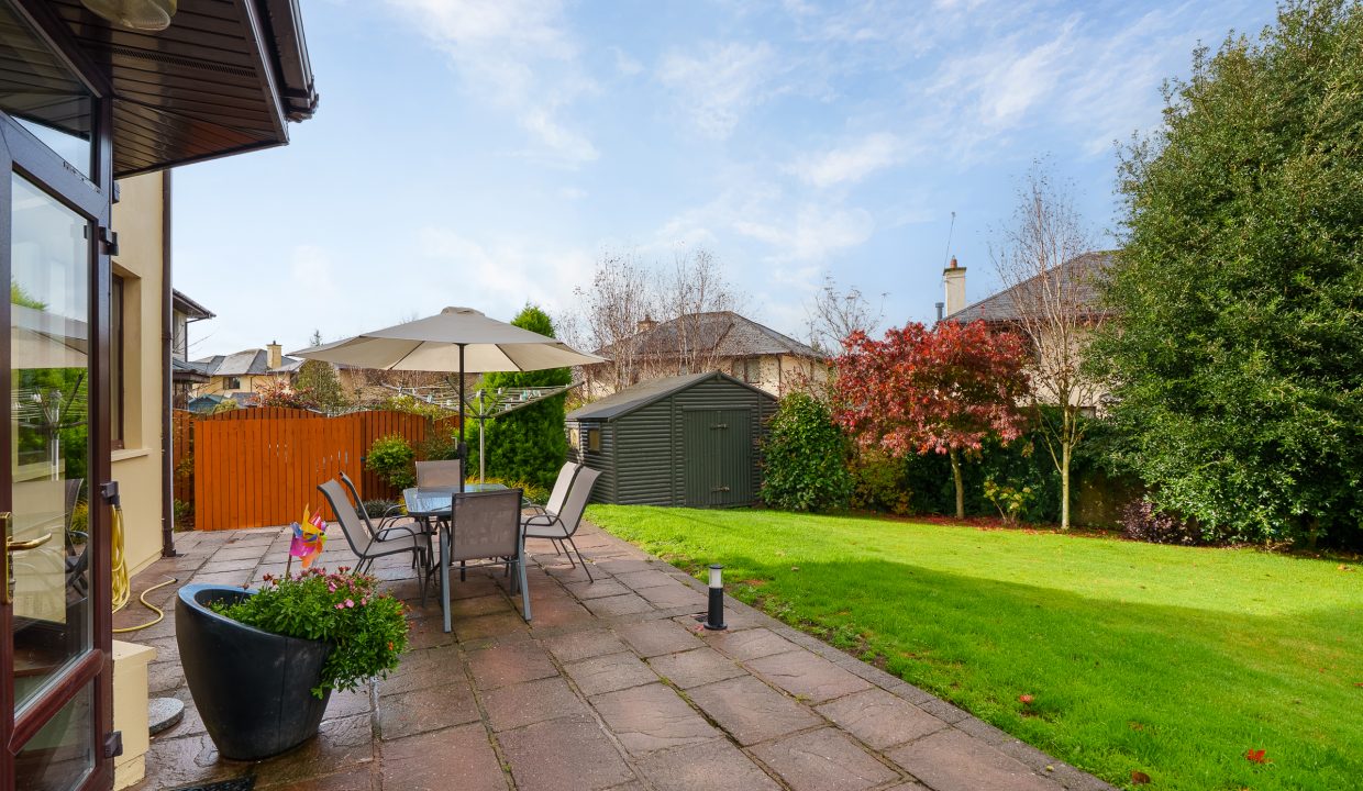 13 Heatherfield - exterior-2