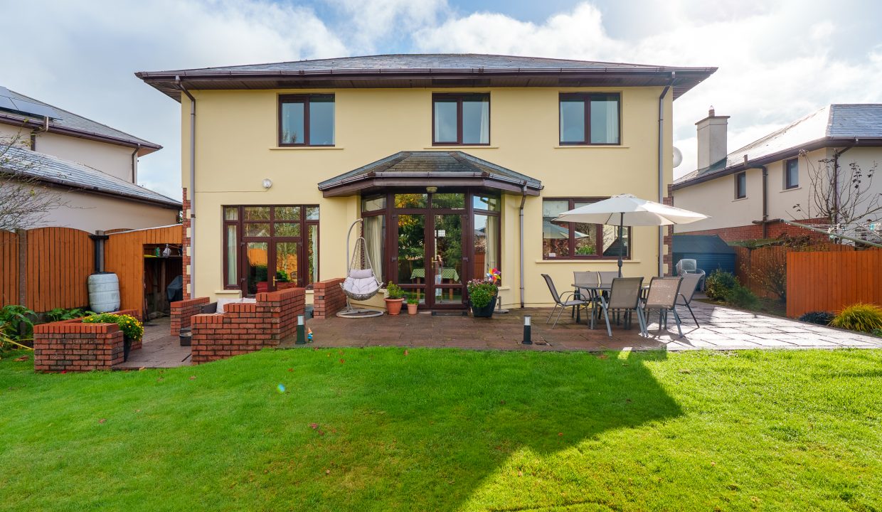 13 Heatherfield - exterior-8